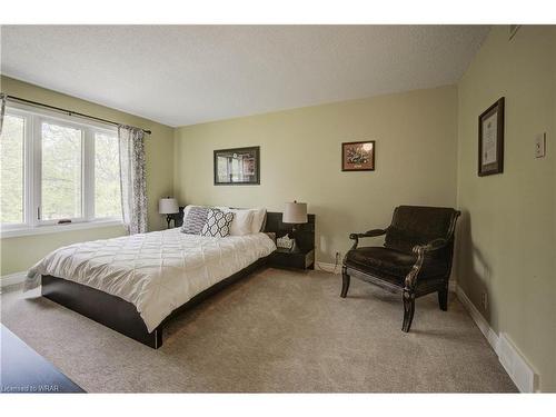460 Drake Circle, Waterloo, ON - Indoor Photo Showing Bedroom