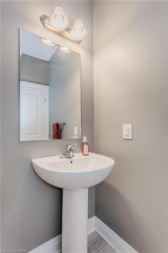 11-271 Grey Silo Road, Waterloo, ON - Indoor Photo Showing Bathroom