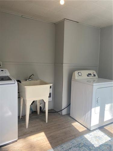 10 Blair Lane, Cambridge, ON - Indoor Photo Showing Laundry Room