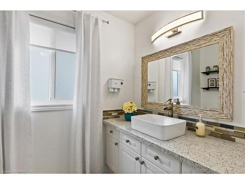 208 Paige Place, Kitchener, ON - Indoor Photo Showing Bathroom