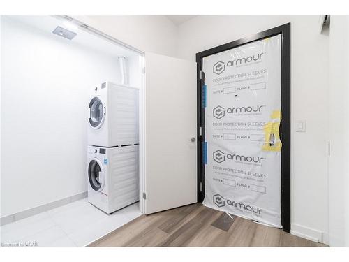 210-5 Wellington Street, Kitchener, ON - Indoor Photo Showing Laundry Room