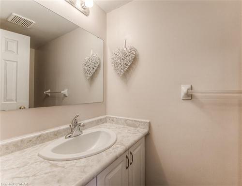 12-700 Champlain Boulevard, Cambridge, ON - Indoor Photo Showing Bathroom
