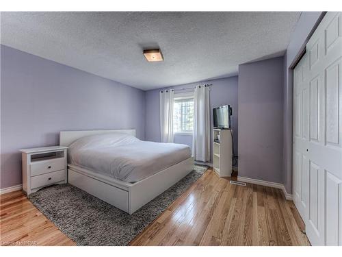 12-700 Champlain Boulevard, Cambridge, ON - Indoor Photo Showing Bedroom