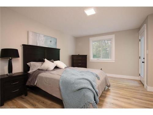 8350 Oakwood Drive, Lambton Shores, ON - Indoor Photo Showing Bedroom