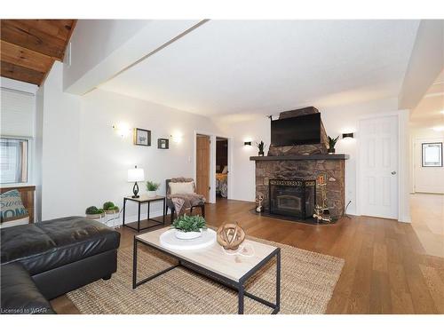 50 Holly Trail, Puslinch, ON - Indoor Photo Showing Living Room With Fireplace
