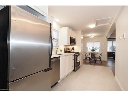 50 Holly Trail, Puslinch, ON - Indoor Photo Showing Kitchen