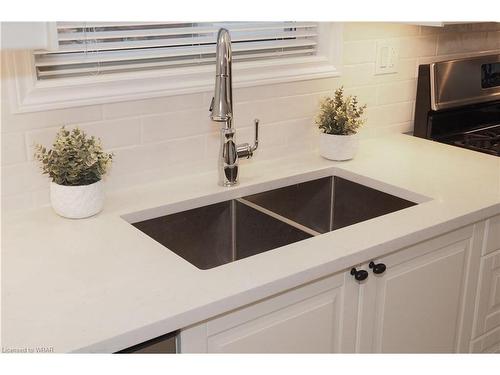 50 Holly Trail, Puslinch, ON - Indoor Photo Showing Kitchen With Double Sink