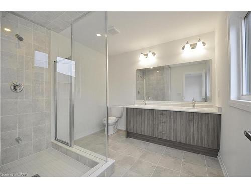 32 Blackburn Street, Cambridge, ON - Indoor Photo Showing Bathroom