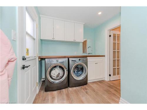 71 Handorf Drive, Cambridge, ON - Indoor Photo Showing Laundry Room