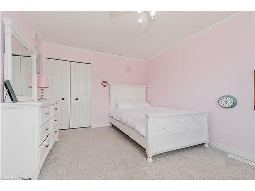 71 Handorf Drive, Cambridge, ON - Indoor Photo Showing Bedroom