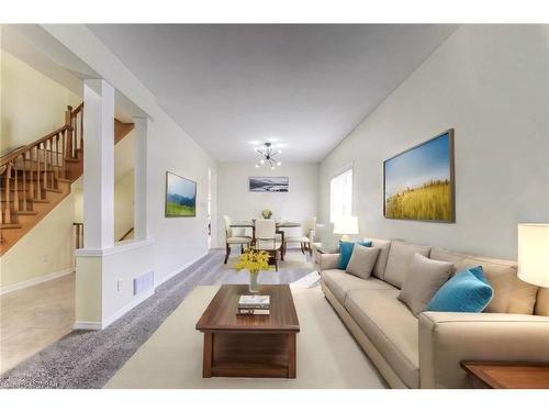 55 Southridge Drive, Kitchener, ON - Indoor Photo Showing Living Room