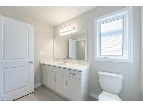 63 Country Club Estates Drive, Elmira, ON - Indoor Photo Showing Bathroom
