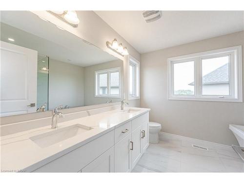 63 Country Club Estates Drive, Elmira, ON - Indoor Photo Showing Bathroom