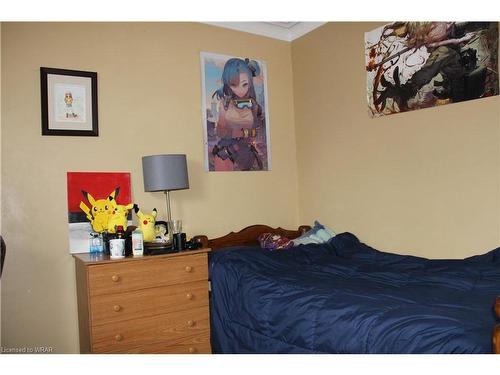 287 Courtland Avenue E, Kitchener, ON - Indoor Photo Showing Bedroom