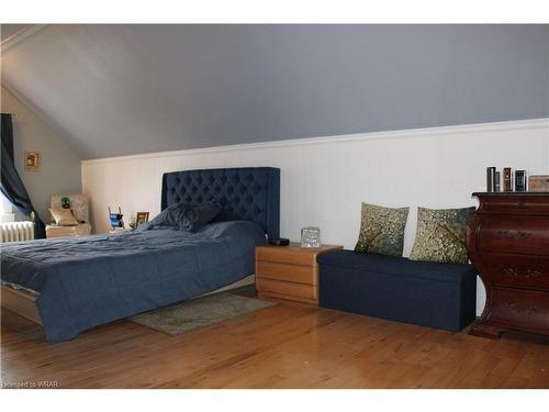 287 Courtland Avenue E, Kitchener, ON - Indoor Photo Showing Bedroom