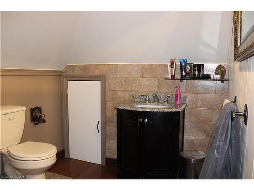 287 Courtland Avenue E, Kitchener, ON - Indoor Photo Showing Bathroom