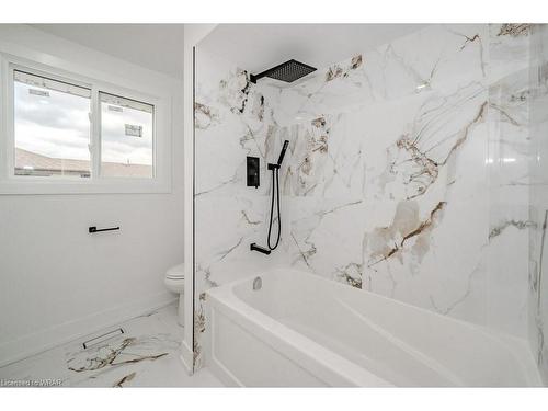 89 Kenora Avenue, Hamilton, ON - Indoor Photo Showing Bathroom
