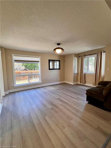 604 Columbia Forest Boulevard, Waterloo, ON - Indoor Photo Showing Living Room