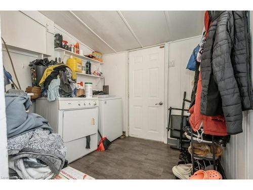 100 Queen Street W, Cambridge, ON - Indoor Photo Showing Laundry Room