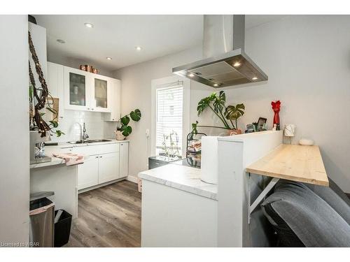 100 Queen Street W, Cambridge, ON - Indoor Photo Showing Kitchen