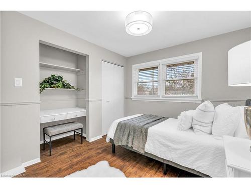 390 Krug Street, Kitchener, ON - Indoor Photo Showing Bedroom