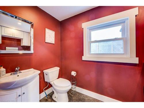 307 Elizabeth Street, St. Marys, ON - Indoor Photo Showing Bathroom
