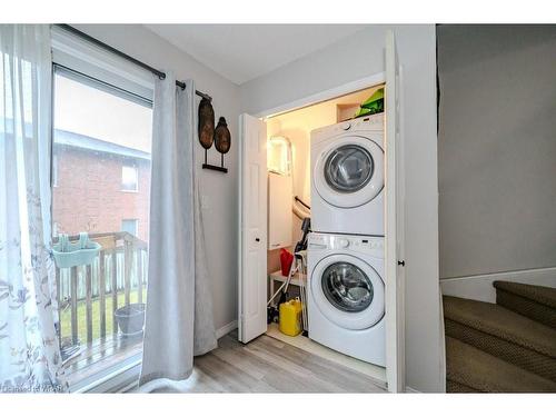 29-459 Beechwood Place, Waterloo, ON - Indoor Photo Showing Laundry Room