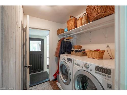 13 Birch Trail, Puslinch, ON - Indoor Photo Showing Laundry Room