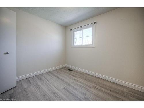 352 Coxe Boulevard, Milton, ON - Indoor Photo Showing Other Room