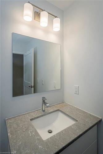 201P-108 Garment Street, Kitchener, ON - Indoor Photo Showing Bathroom