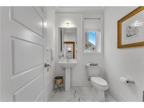 1534 Severn Drive, Milton, ON - Indoor Photo Showing Bathroom