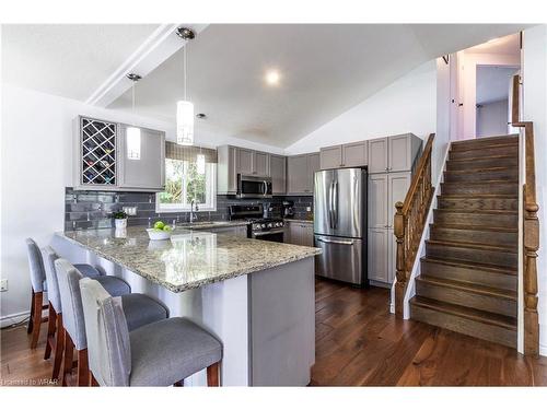 4 Adler Drive, Cambridge, ON - Indoor Photo Showing Kitchen With Upgraded Kitchen