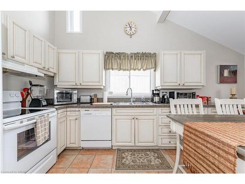 45 Holly Trail, Puslinch, ON - Indoor Photo Showing Kitchen With Double Sink