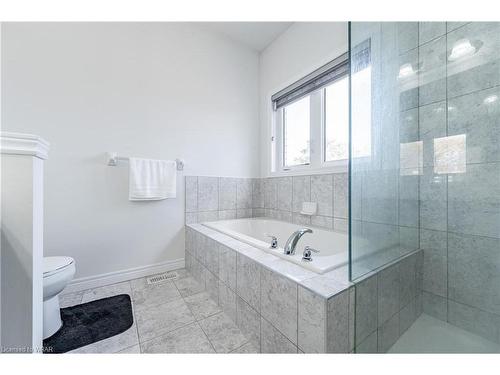 321 Blair Creek Drive, Kitchener, ON - Indoor Photo Showing Bathroom