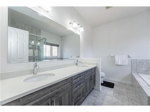 321 Blair Creek Drive, Kitchener, ON - Indoor Photo Showing Bathroom