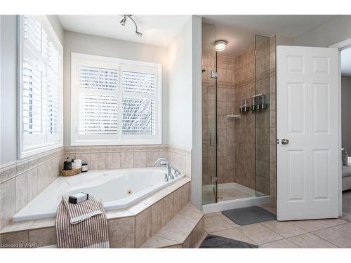 208 Ridgemere Court, Kitchener, ON - Indoor Photo Showing Bathroom
