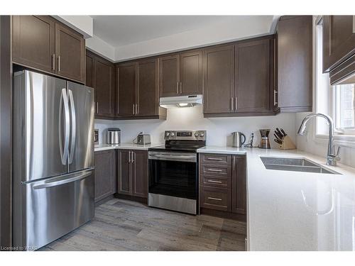 62-61 Soho Street, Stoney Creek, ON - Indoor Photo Showing Kitchen With Double Sink