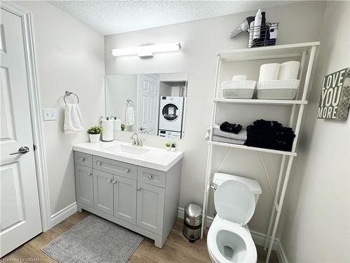122 Peach Blossom Crescent, Kitchener, ON - Indoor Photo Showing Bathroom
