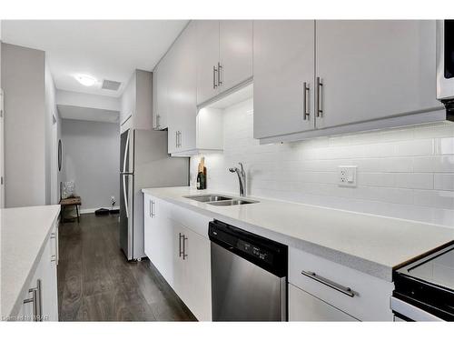 417-690 King Street W, Kitchener, ON - Indoor Photo Showing Kitchen With Double Sink