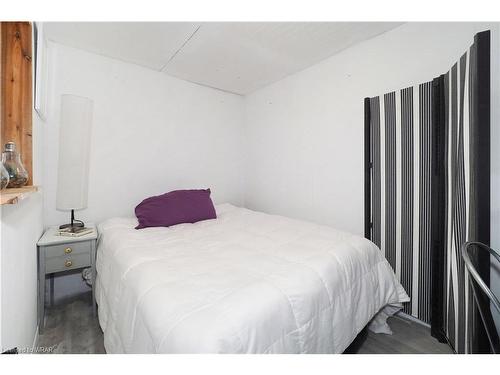 950 Ninth Street, Belwood Lake, ON - Indoor Photo Showing Bedroom