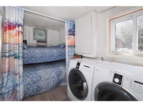 950 Ninth Street, Belwood Lake, ON - Indoor Photo Showing Laundry Room