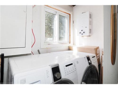 950 Ninth Street, Belwood Lake, ON - Indoor Photo Showing Laundry Room