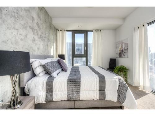 1206-1438 Highland Road, Kitchener, ON - Indoor Photo Showing Bedroom