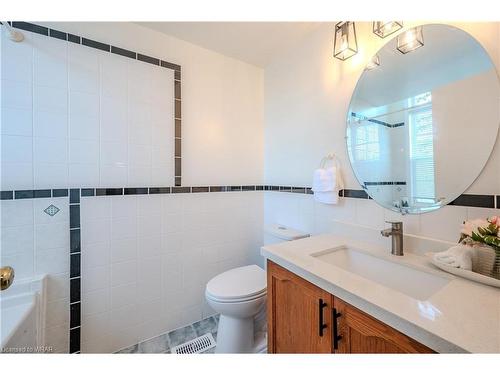 580 Beaver Creek Crescent, Waterloo, ON - Indoor Photo Showing Bathroom