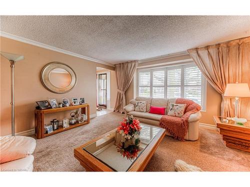 83 The Greenway Way, Cambridge, ON - Indoor Photo Showing Living Room