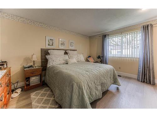 83 The Greenway Way, Cambridge, ON - Indoor Photo Showing Bedroom