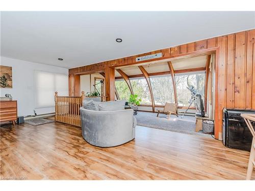 13 Poplar Trail, Puslinch, ON - Indoor Photo Showing Living Room