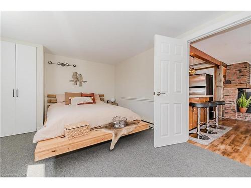 13 Poplar Trail, Puslinch, ON - Indoor Photo Showing Bedroom