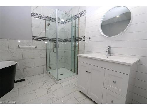 19 Grace Avenue, Brantford, ON - Indoor Photo Showing Bathroom