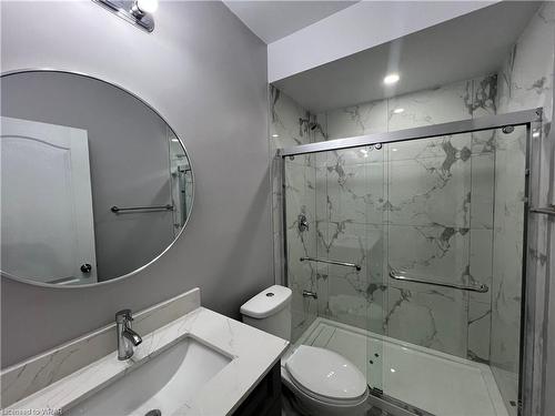 B-6 Fifth Avenue, Cambridge, ON - Indoor Photo Showing Bathroom